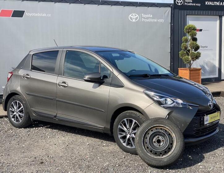 Toyota Yaris 1