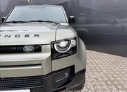 Land Rover Defender 25
