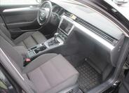 Volkswagen Passat 9