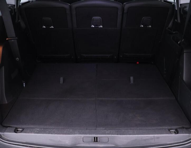 Peugeot 5008 10