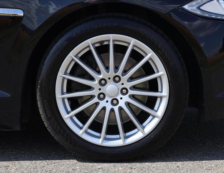 Jaguar XF 34