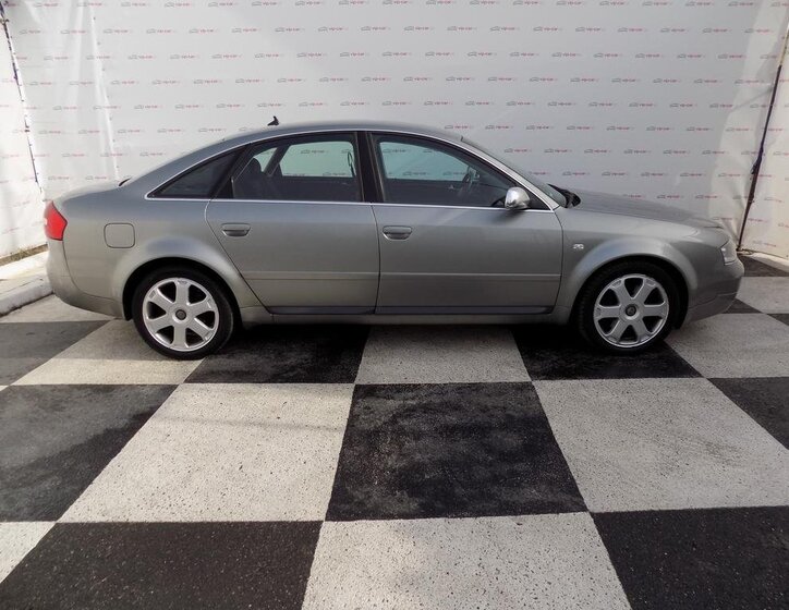 Audi S6 9