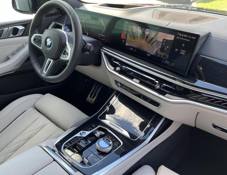 BMW X7 10