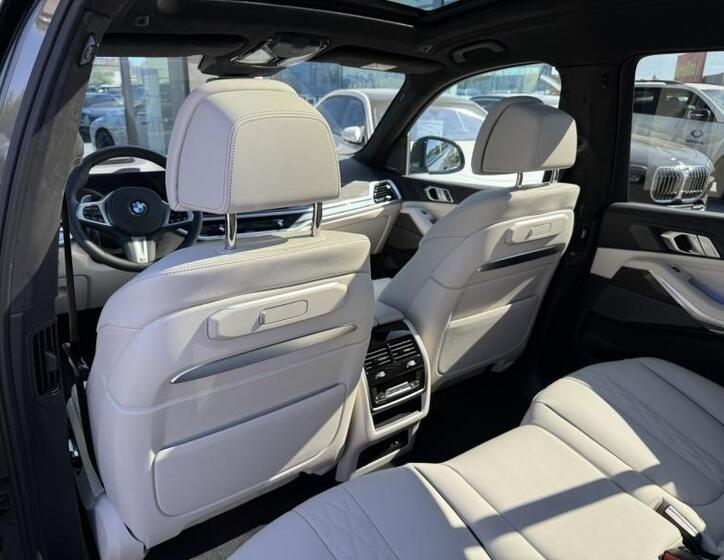 BMW X7 33