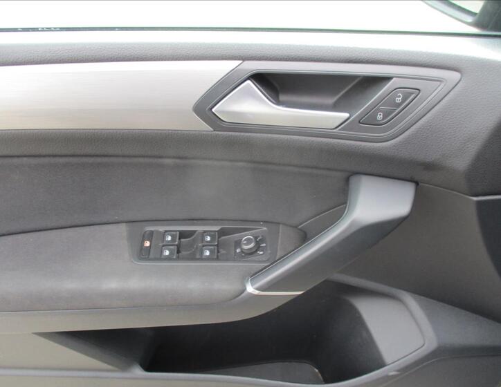 Volkswagen Touran 23
