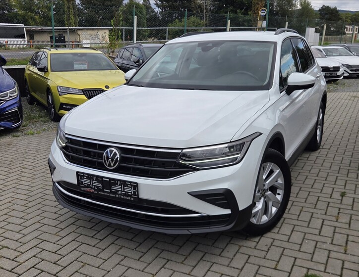 Volkswagen Tiguan 1