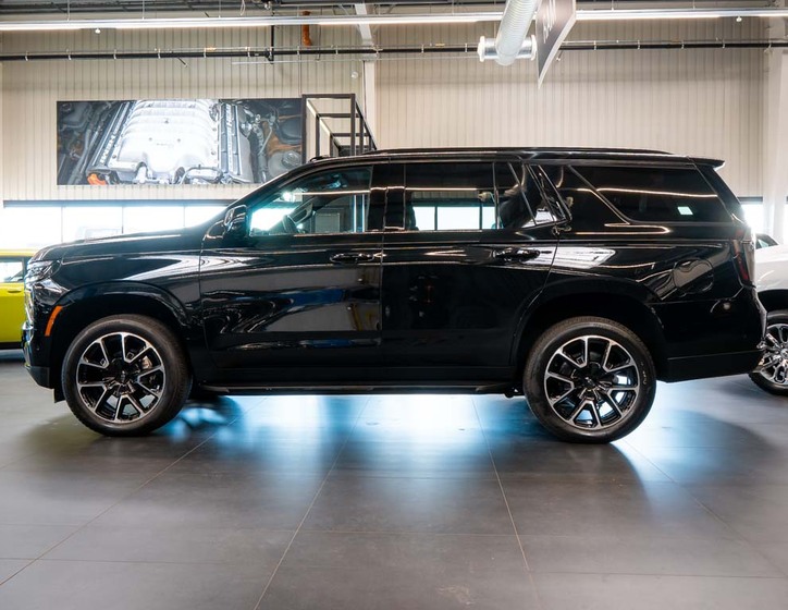 Chevrolet Tahoe 2