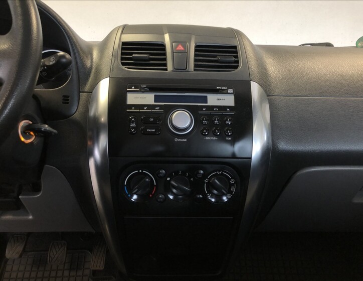 Suzuki SX4 16