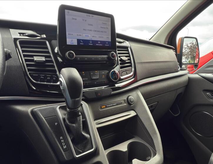 Ford Tourneo Custom 23