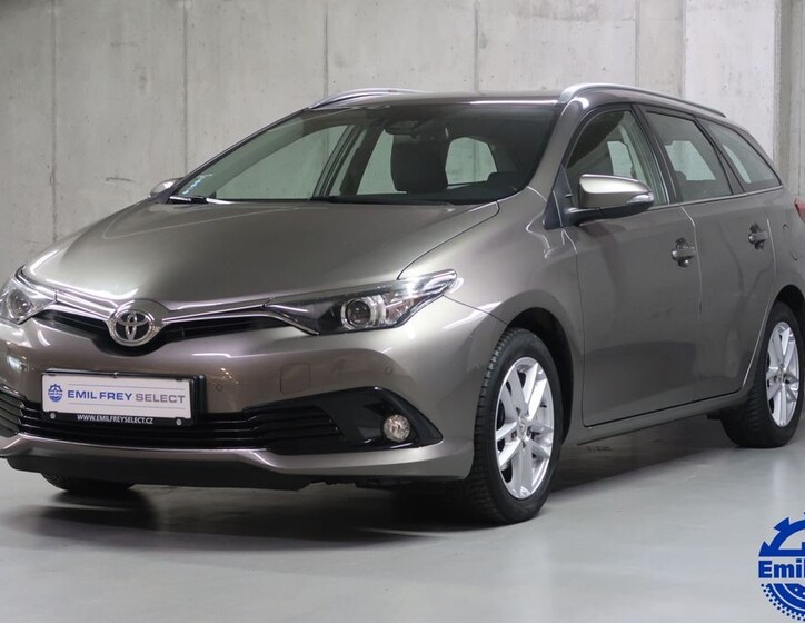 Toyota Auris 1