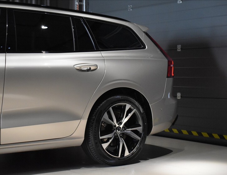 Volvo V60 9