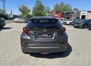 Toyota C-HR 4