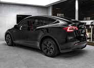 Tesla Model Y 7