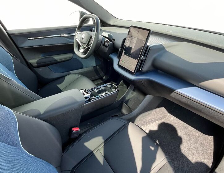 Volvo EX30 12