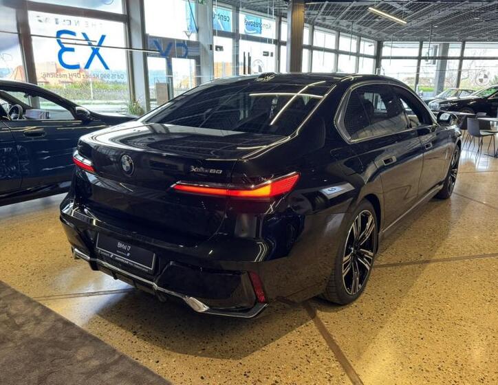 BMW i7 18