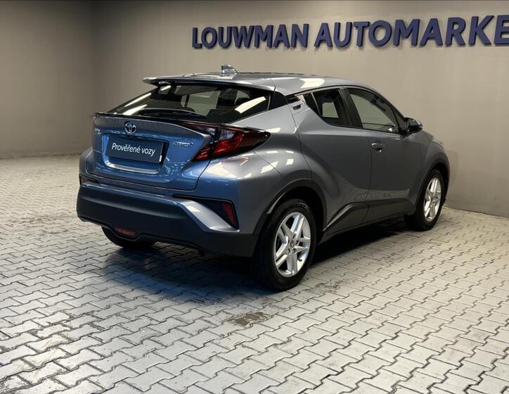 Toyota C-HR 2