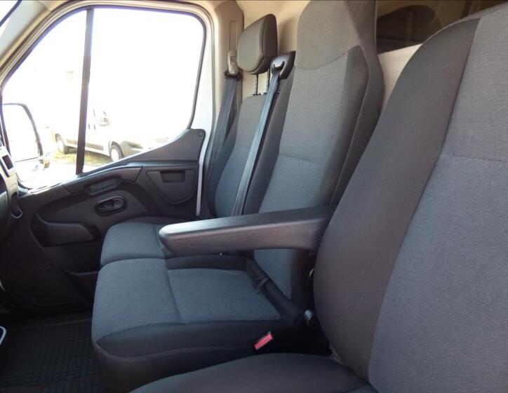 Renault Master 29