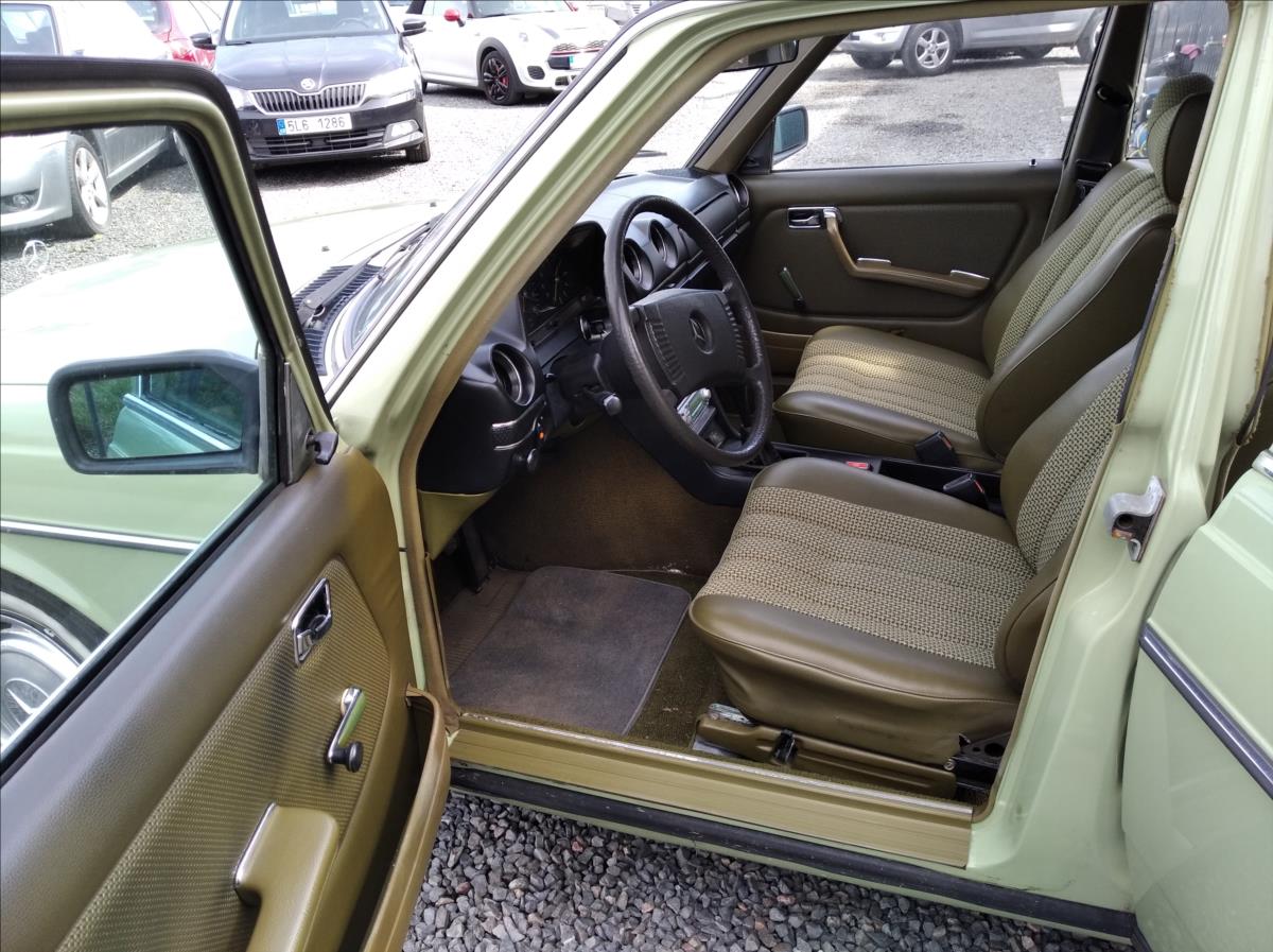 Mercedes-Benz 200
