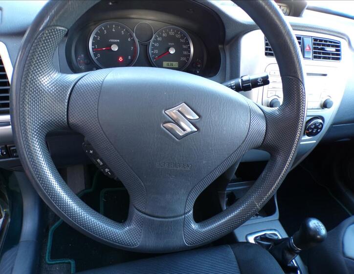 Suzuki Liana 12
