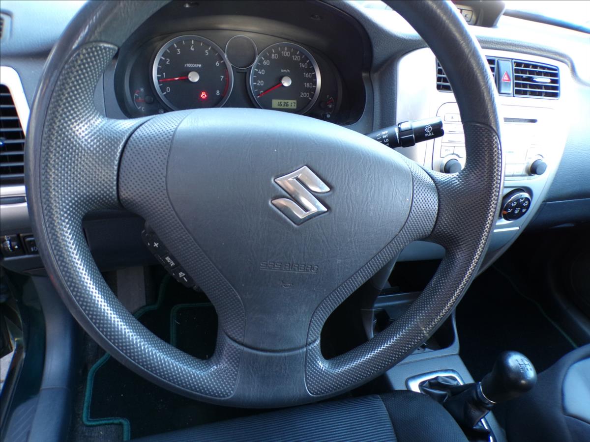 Suzuki Liana