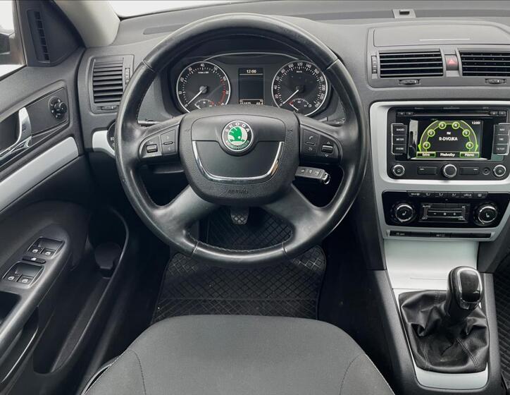 Škoda Octavia 12