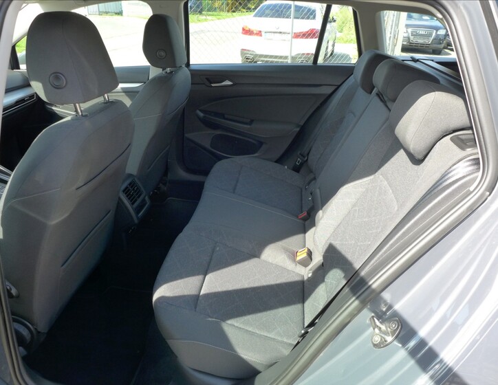 Volkswagen Golf 32