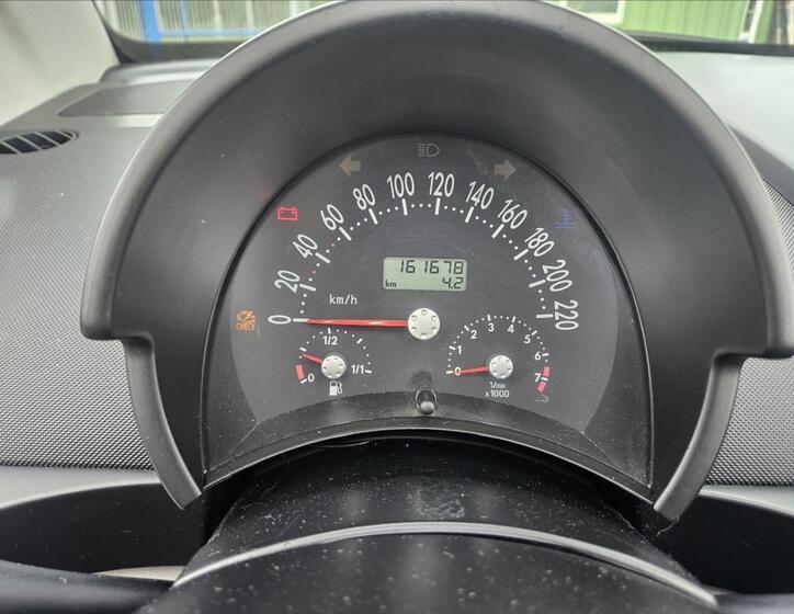 Volkswagen New Beetle 17
