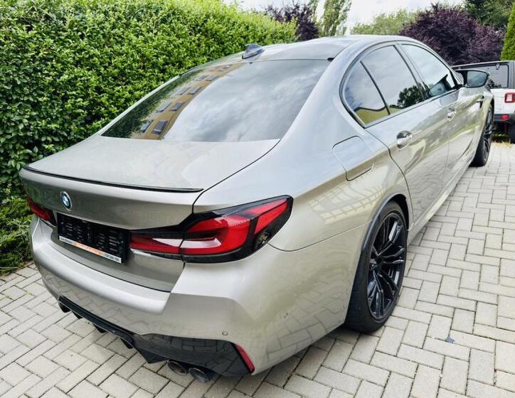 BMW M5 5