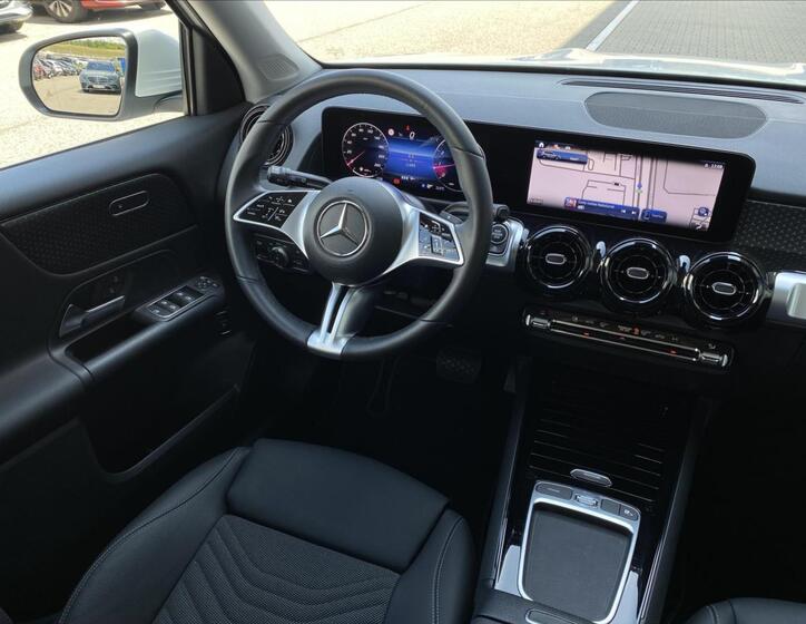 Mercedes-Benz GLB 13