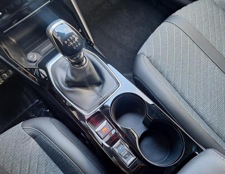 Peugeot 208 18