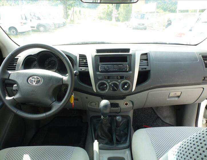 Toyota Hilux 29