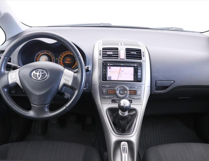 Toyota Auris 22