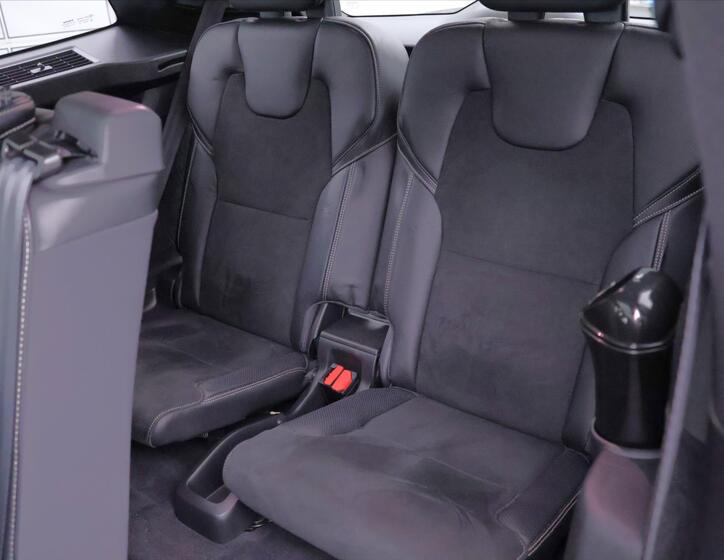 Volvo XC90 17