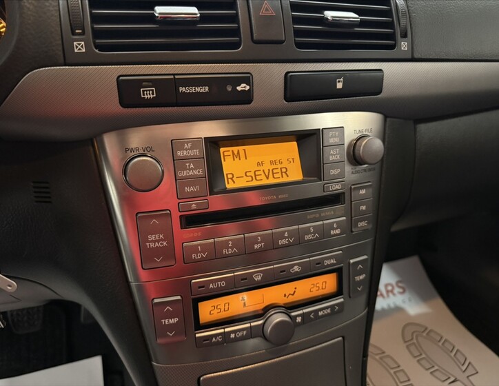 Toyota Avensis 14