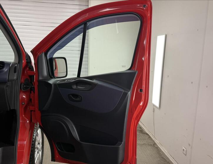 Opel Vivaro 26