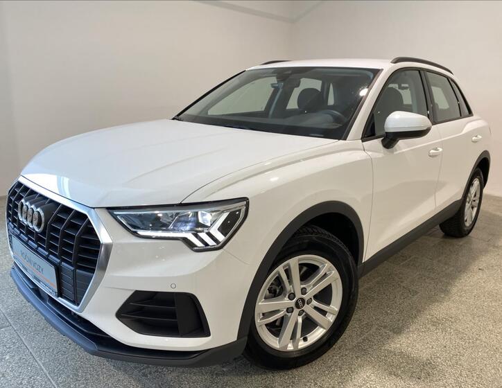 Audi Q3 22