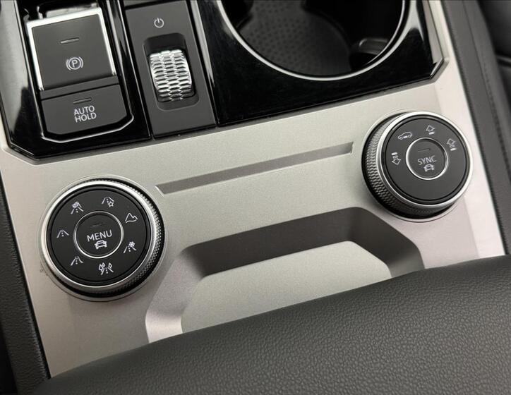 Volkswagen Touareg 33