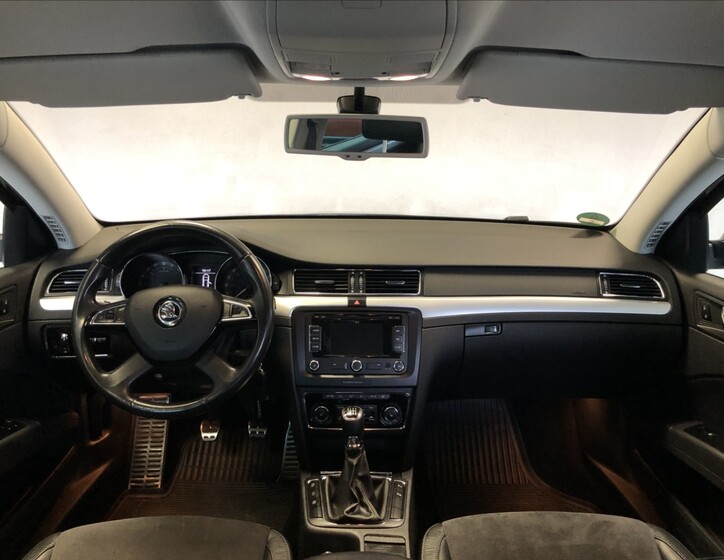 Škoda Superb 14