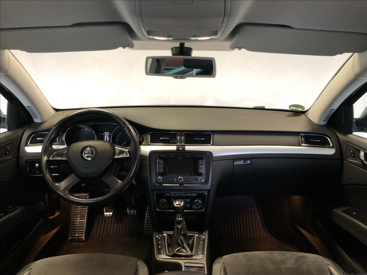 Škoda Superb