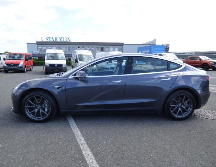 Tesla Model 3 6