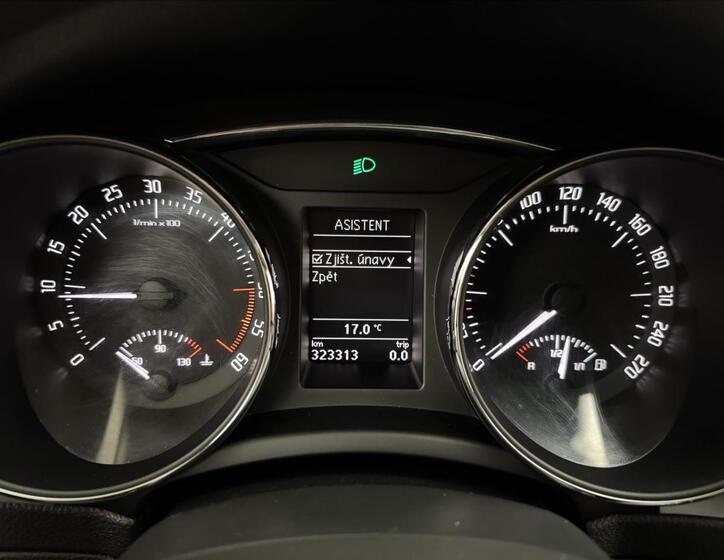 Škoda Superb 14