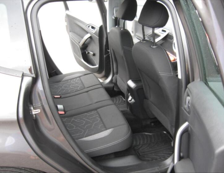 Peugeot 2008 10