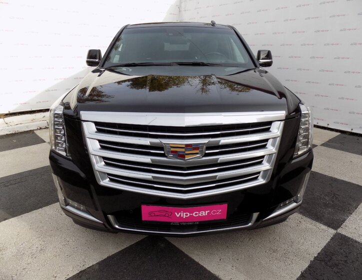 Cadillac Escalade 4