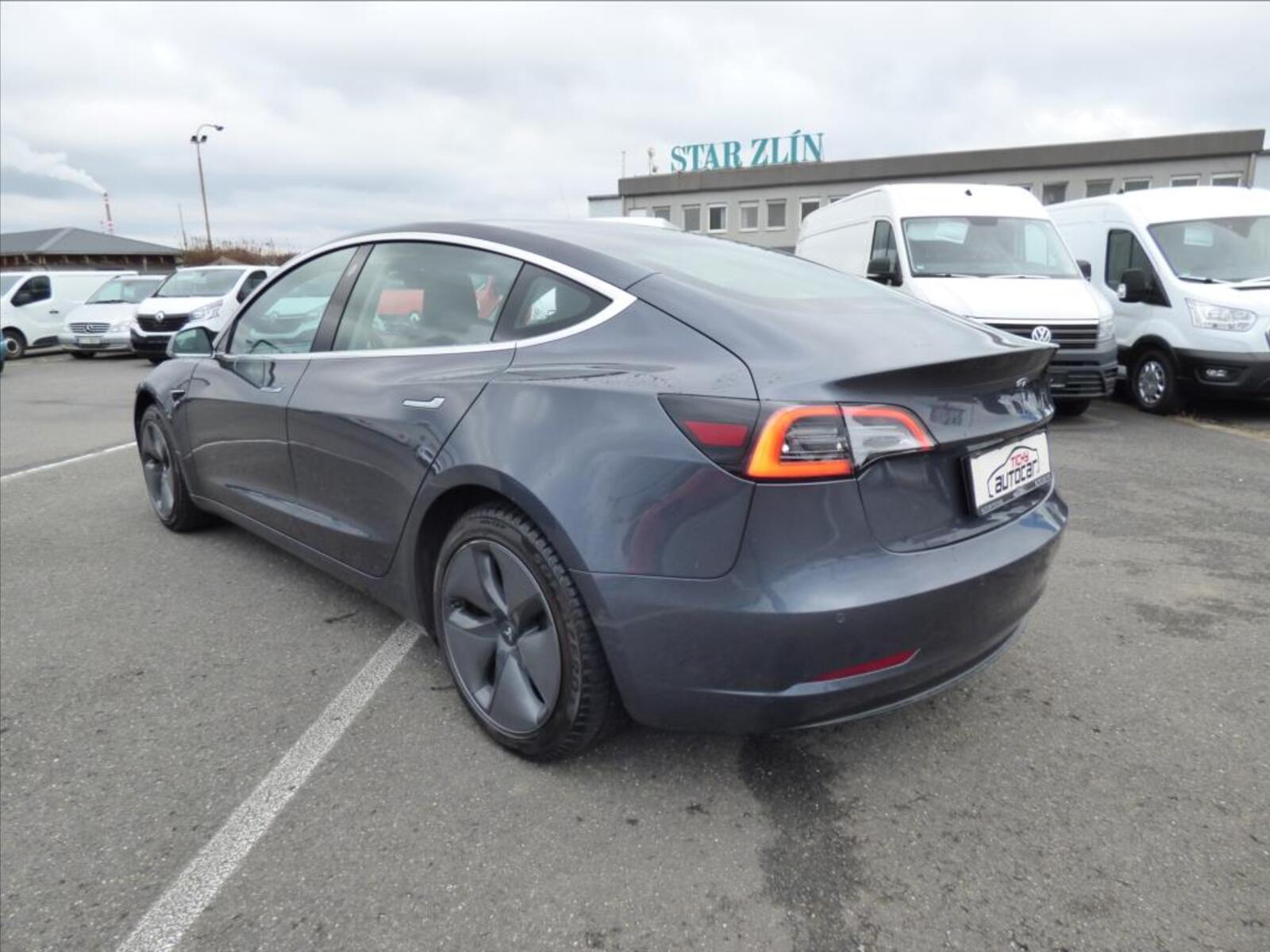 Tesla Model 3 4