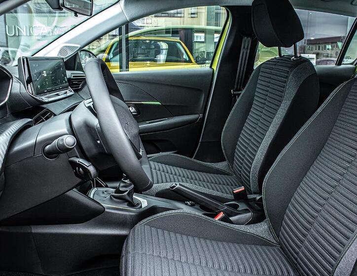 Peugeot 208 10