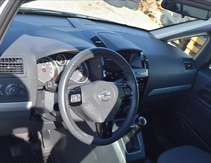 Opel Zafira 16