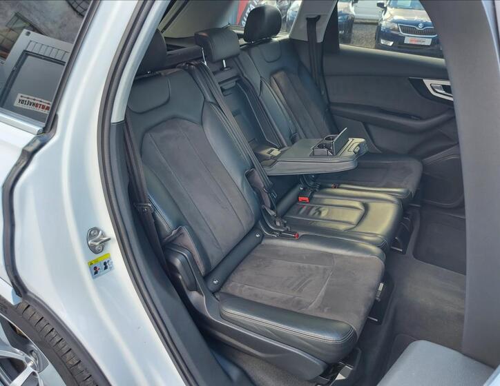 Audi Q7 21