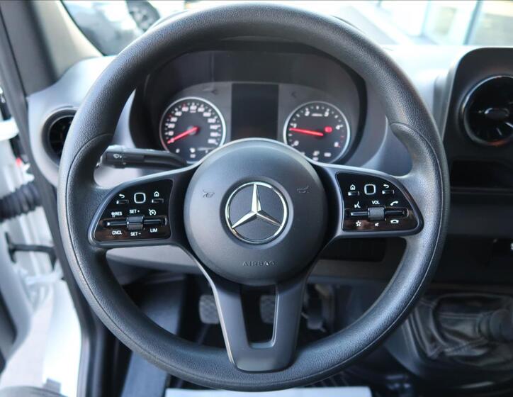 Mercedes-Benz Sprinter 16