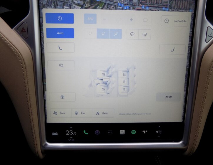 Tesla Model S 34