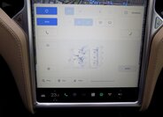 Tesla Model S 34